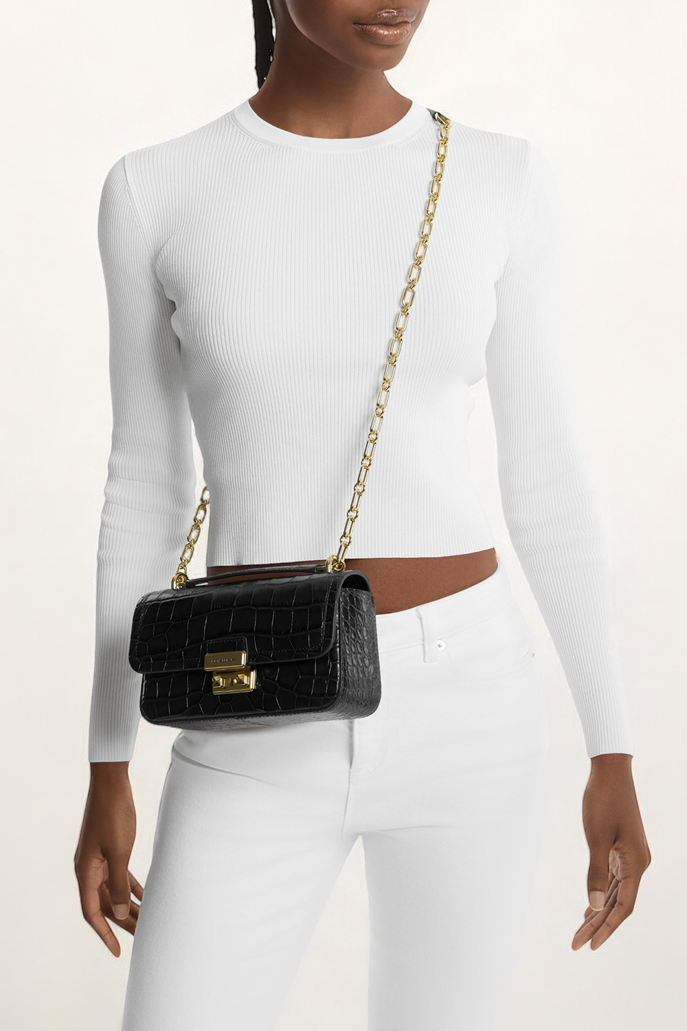 תמונת כל הלוק של תיק טרייבקה סמול